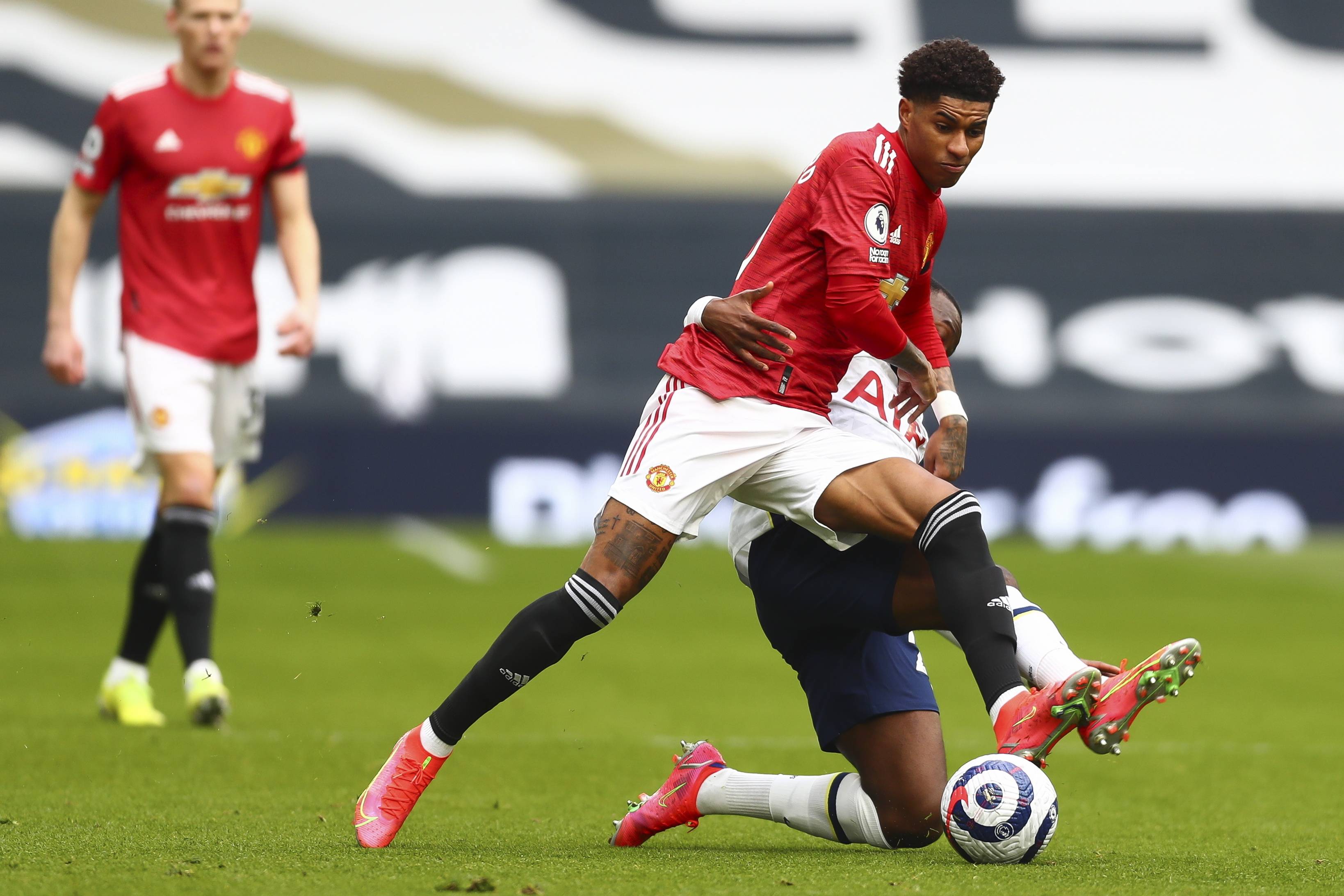 比賽中受到 比賽中受到